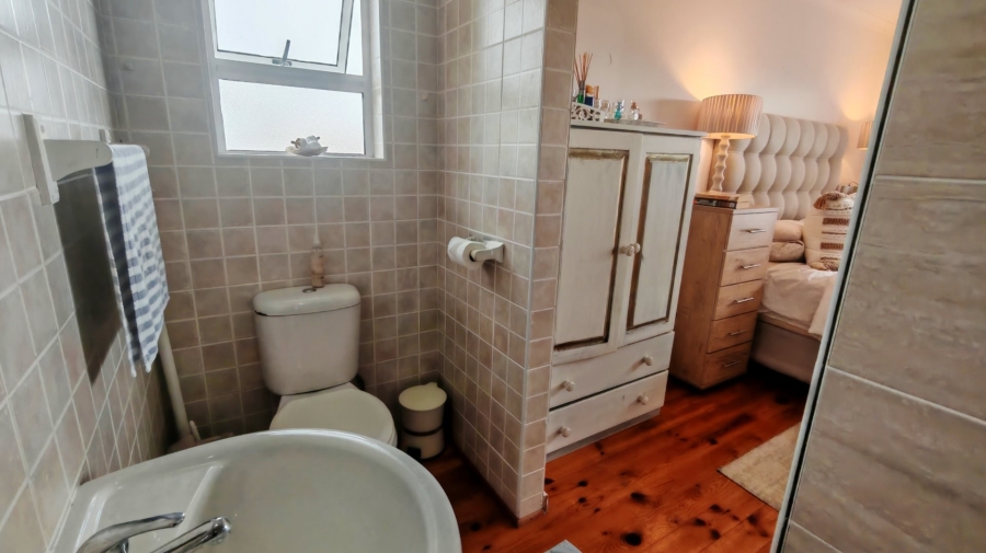 5 Bedroom Property for Sale in Reebok Western Cape